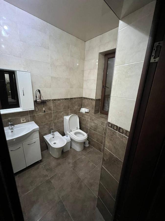 Lite Guest House Bishkek Exteriör bild